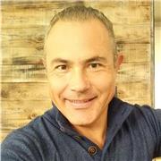 Profesor bilingue con amplia experiencia en la enseñanza de inglés de negocios, tanto a grupos como a individuos